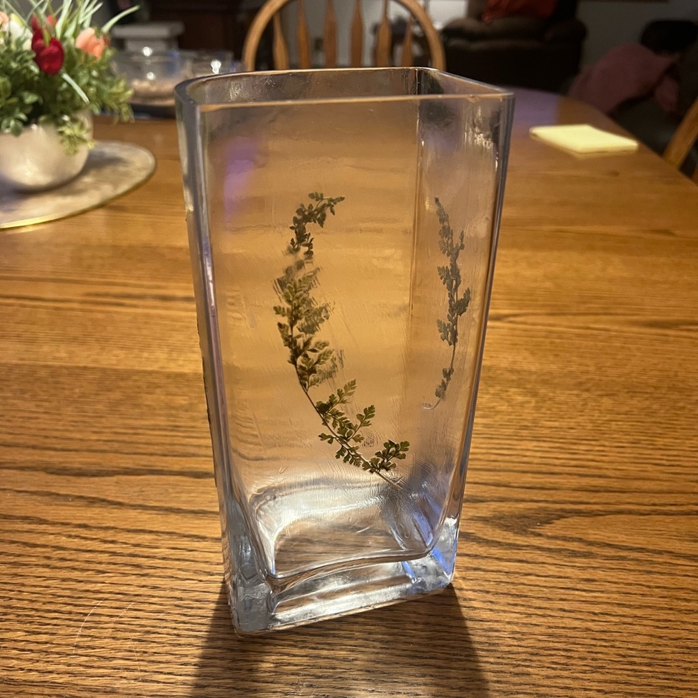 Elegant Glass Vase with Leaf Design. Geometric design of vase.